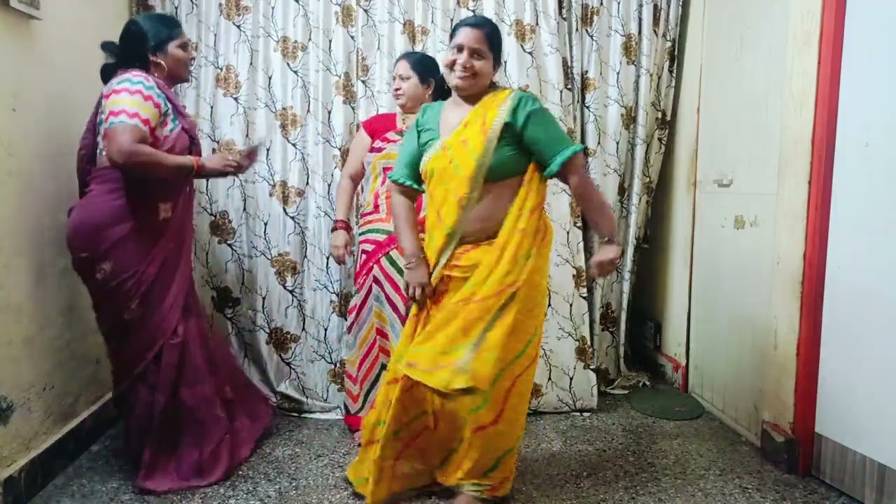 तोहे लाजो ना लागे बोला लेलु 🤣 गज़ब क्या सोहर है 🤣 धमाकेदार नाच कमेंट करे केसा #awadhi_jaunpuriya