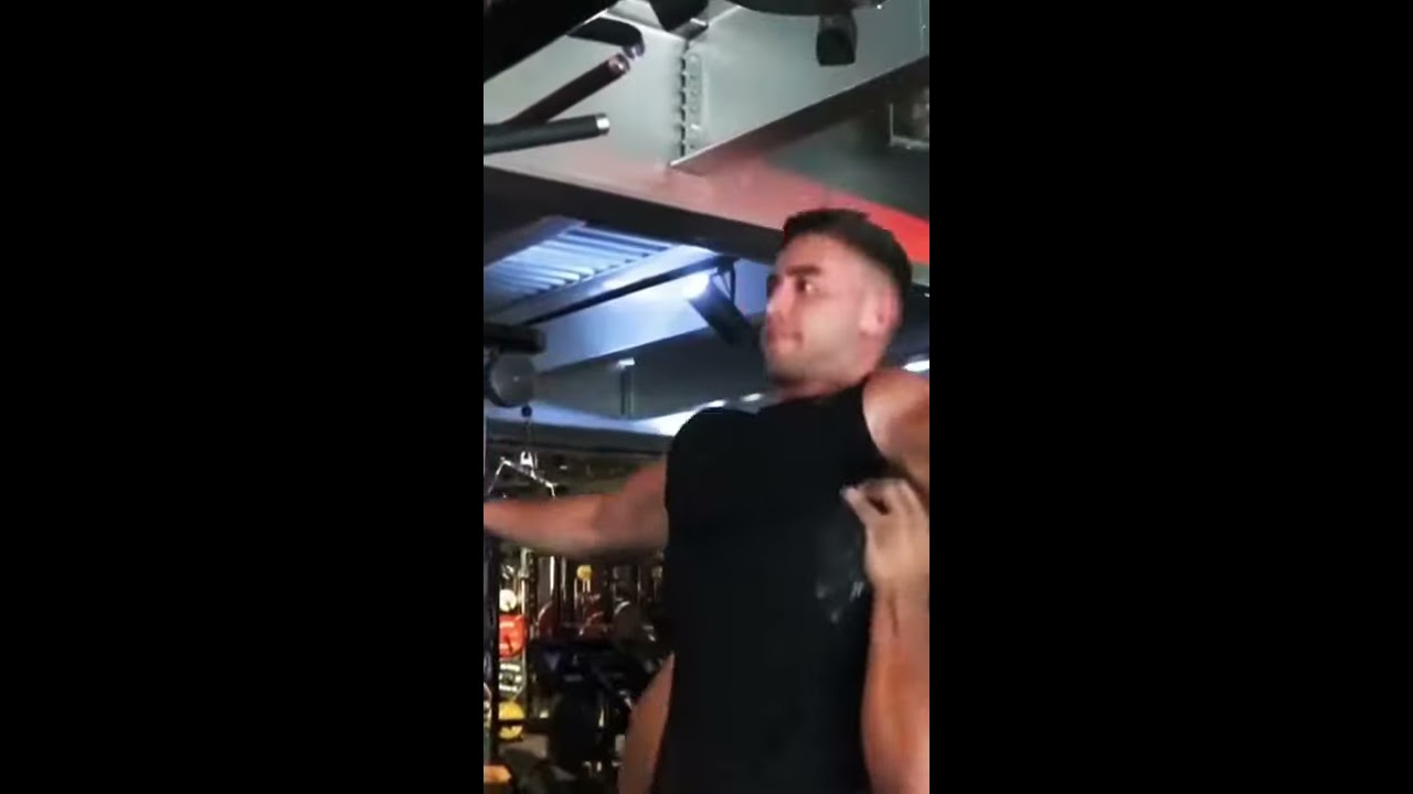 ZACK PERNA'S PULL UP FAIL 💪😂🔥