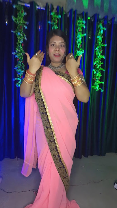 O Bangla Gaadi Jhumke Kangana🥰🥰#trending #hindisong #ytviral #ytshorts #dance #viralsong