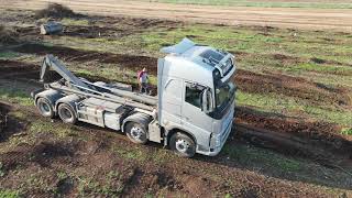 4K| Volvo L60G Loading Volvo FH13 460 Hook Lift With trailer