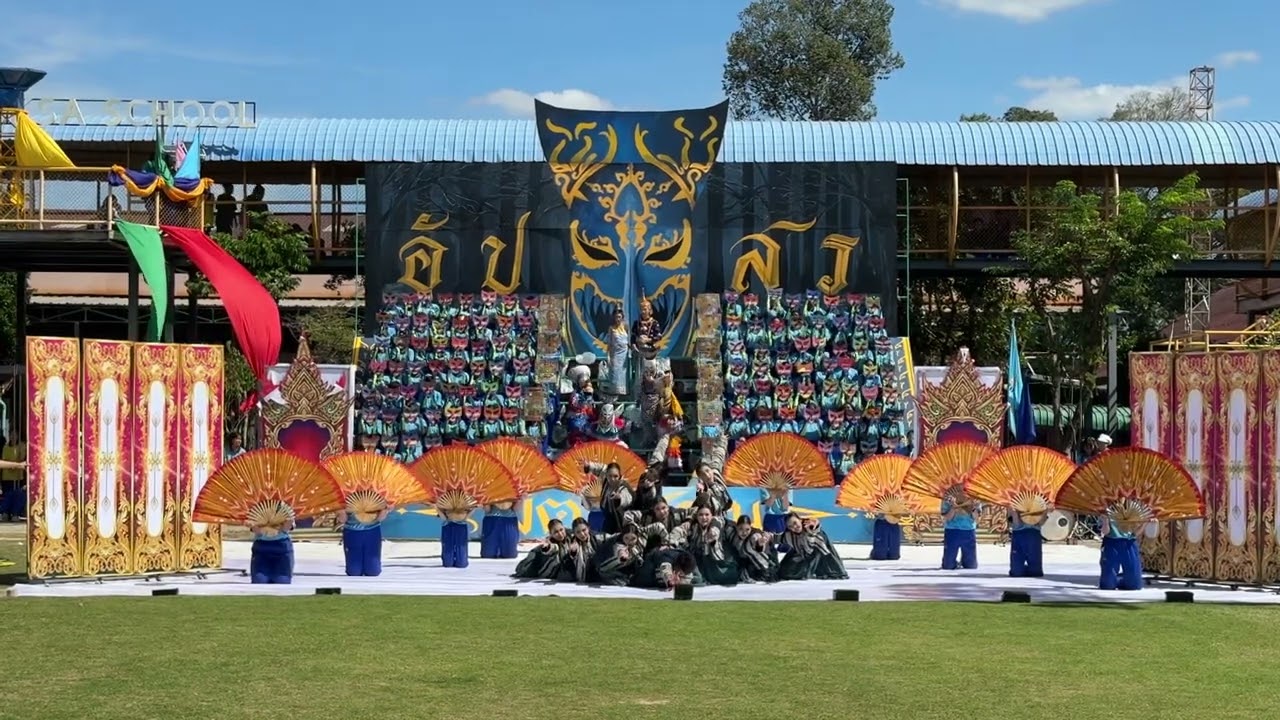 การแสดงผู้นำเชียร์และกองเชียร์ คณะอัปสร (สีฟ้า)  