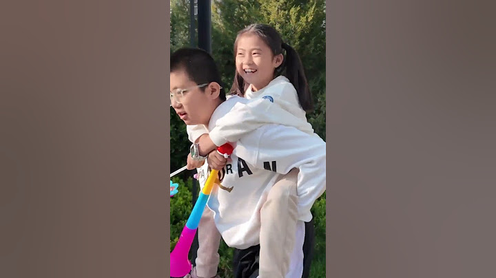 笑死我了，隔着屏幕都能感受到我大胖孙的无奈 ，哈哈哈……太可笑了#看一遍笑一遍 #这操作也是没谁了😂😂 #暖心一幕  #一起长大一起玩耍 #叔嫂日常 抖音小助手 DOU+小助手