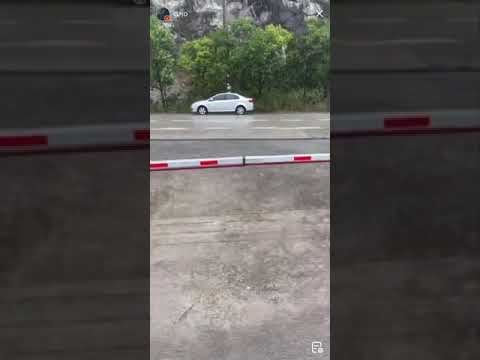 230716一起看横店的雨_鄧為