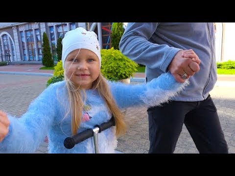 Алиса купила КУКЛУ !!! Новые игрушки для детей / Мими Лисса