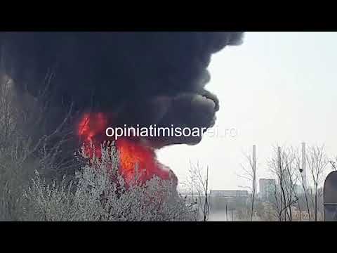 Incendiu la Timisoara. Coloana uriasa de fum