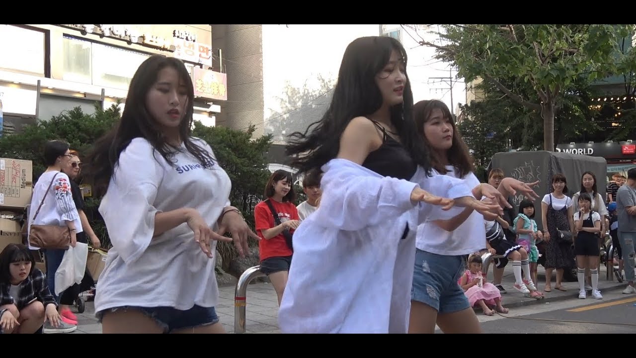 그레이스 Grace 그레이스 댄스팀 홍대거리 Busking * BBoom BBoom(뿜뿜) - MOMOLAND(모모랜드)