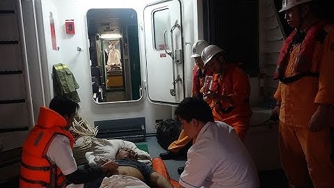 Cứu thuyền viên Philippines bị đột quỵ giữa biển