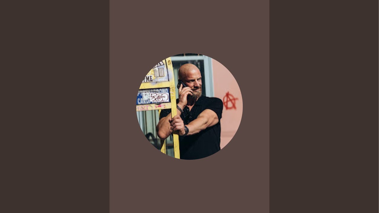 Phil DeLuca überträgt einen Livestream.