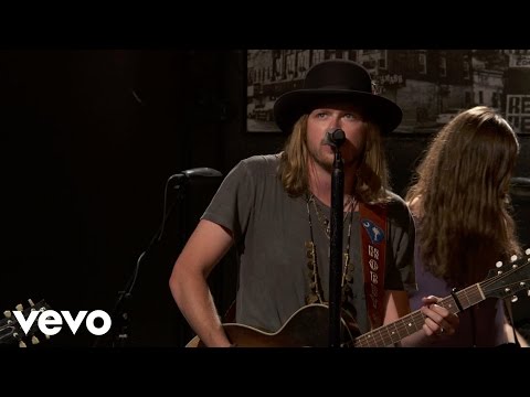 A Thousand Horses - (This Ain’t No) Drunk Dial - Vevo dscvr (Live)