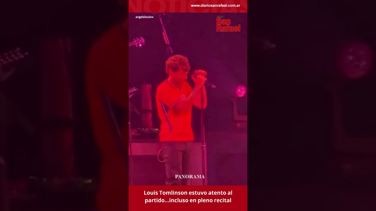 Louis Tomlinson estuvo atento al partido incluso en pleno recital