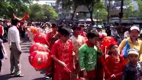 TẾT NGUYÊN TIÊU 15 THÁNG GIÊNG 2012 LỄ DIỄU HÀNH