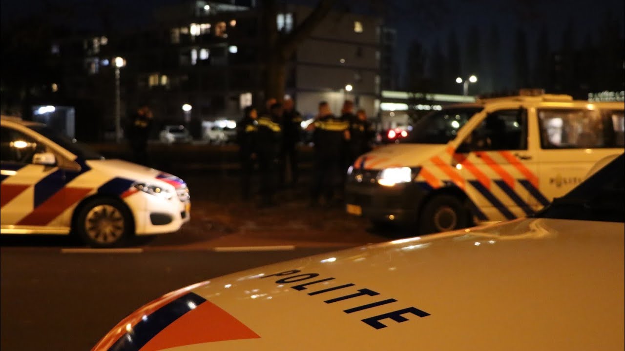 Politie voert BTGV uit na gewelddadige overval in Amstelveen - YouTube