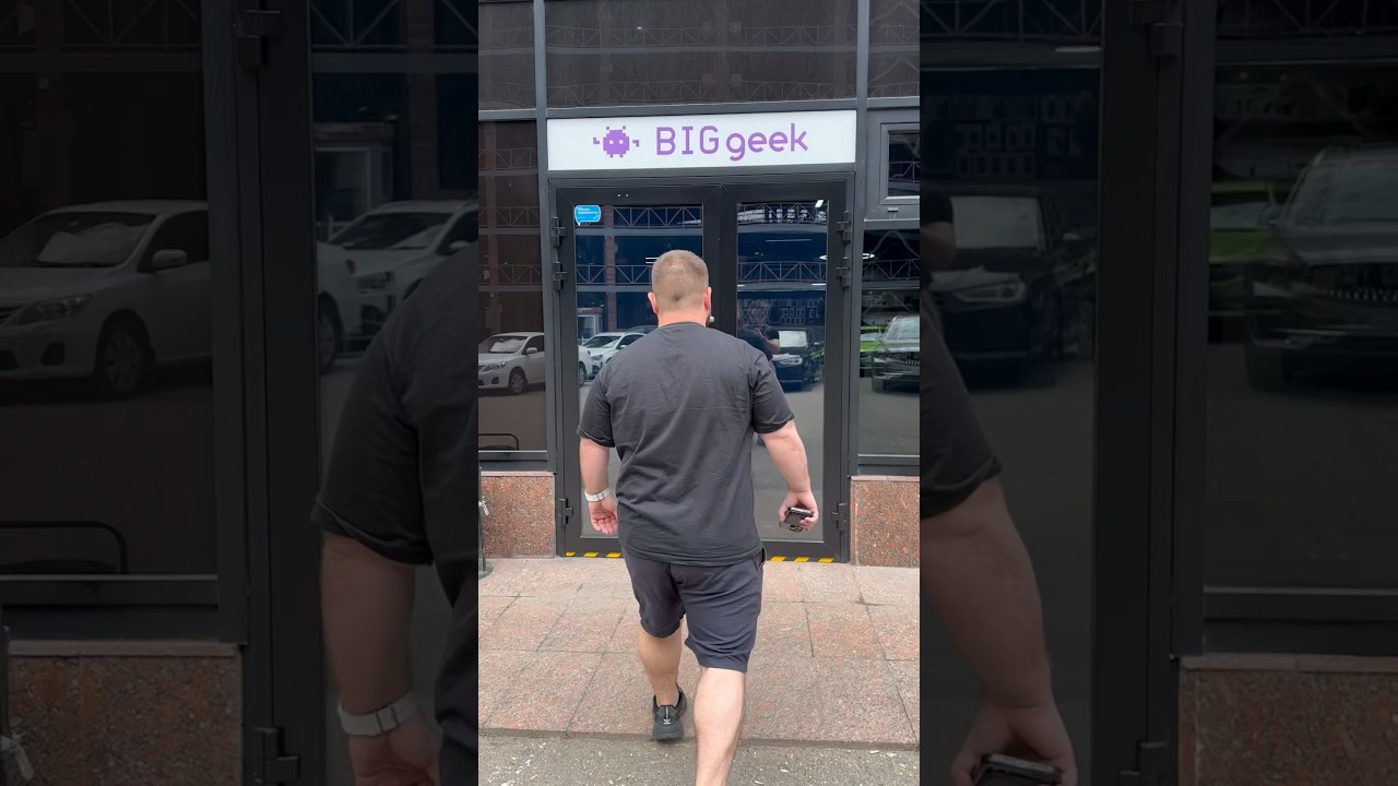 Купил в biggeek чехол с интересным дизайном Spigen