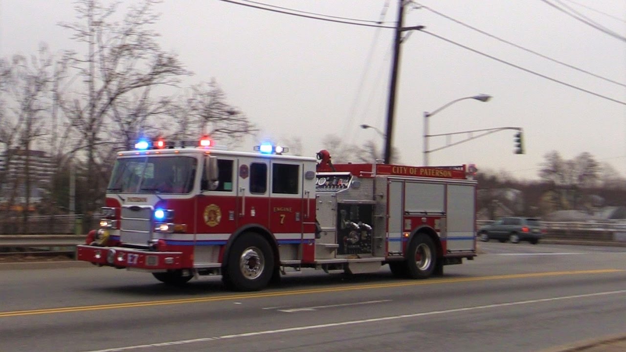 Paterson NJ Fire Department Engine 7 Responding on Totowa Ave Dec 11th