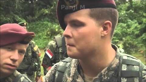 MILITER INDONESIA   Tentara Amerika Belajar Bertahan Hidup Di Hutan Kepada TNI