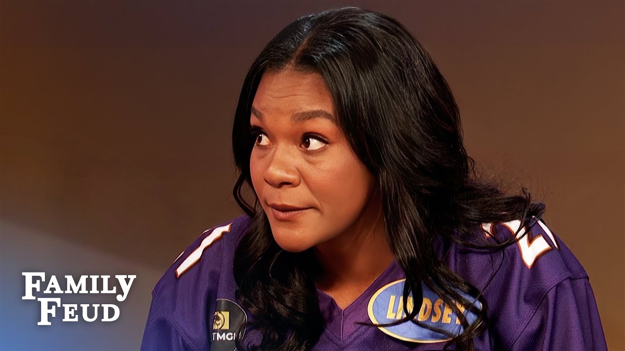 7 things football players do to hype up their team!