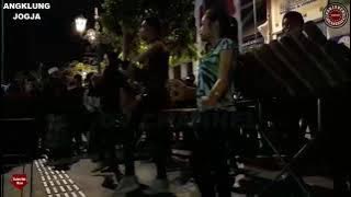 Stel Kendo by Angklung Jogja LIVE Lihat cewe ini Goyang
