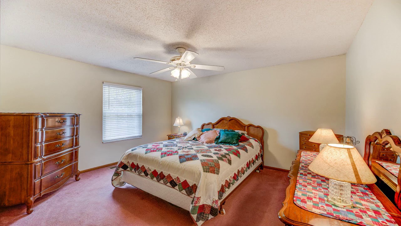 528 Fox Plains Drive, Florissant, MO 63034