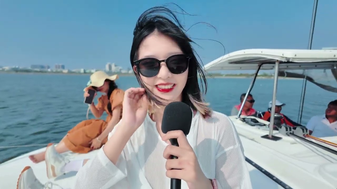 Sailing into Art: KD Doll Gallery Yacht Party & Photography Event