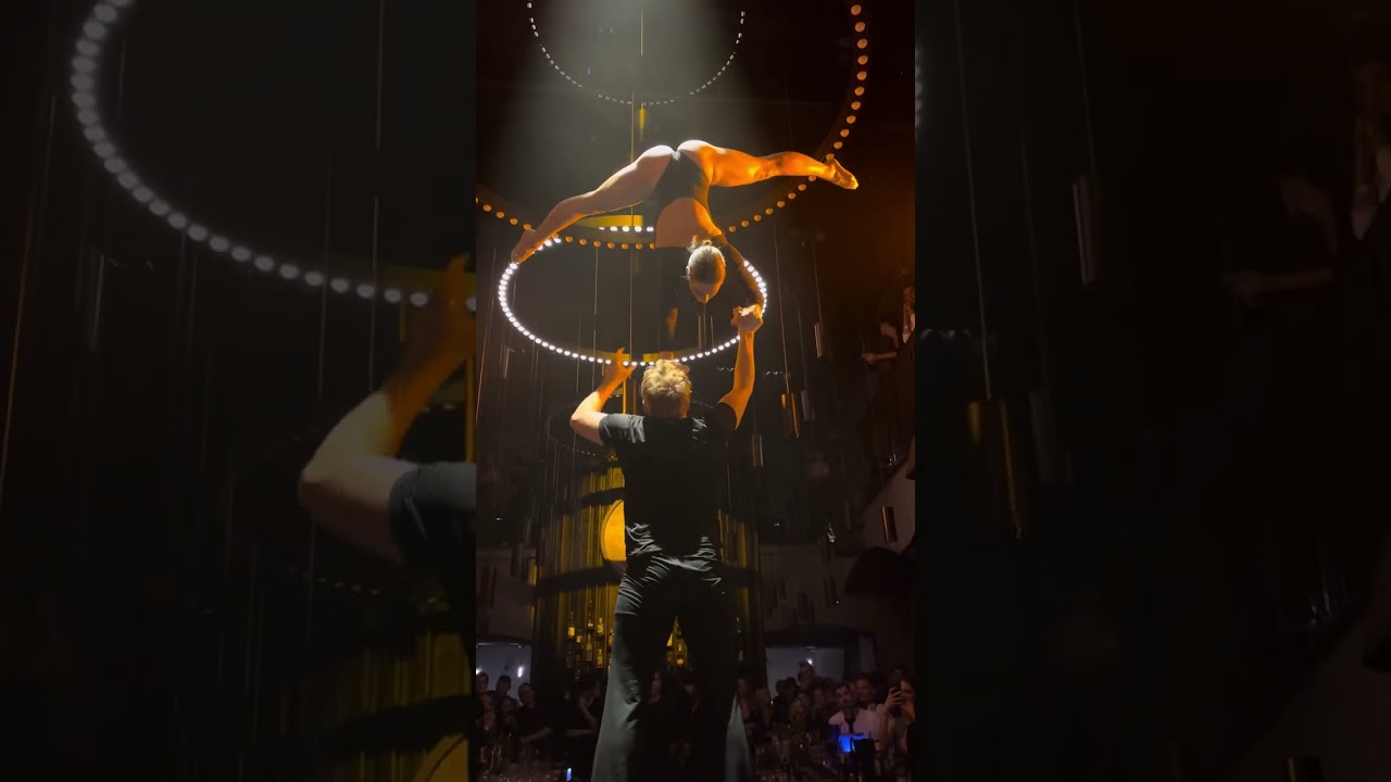 Partner Acro Show Moon Club Prague