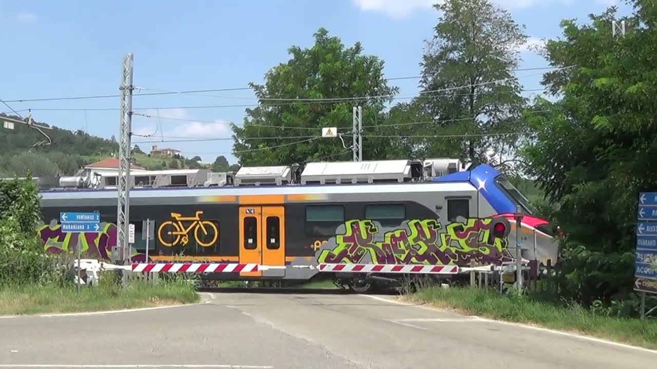 Passaggio a livello di via Savona - Mombaruzzo (AT) / Level Crossing / Planovergang / Plankorsning
