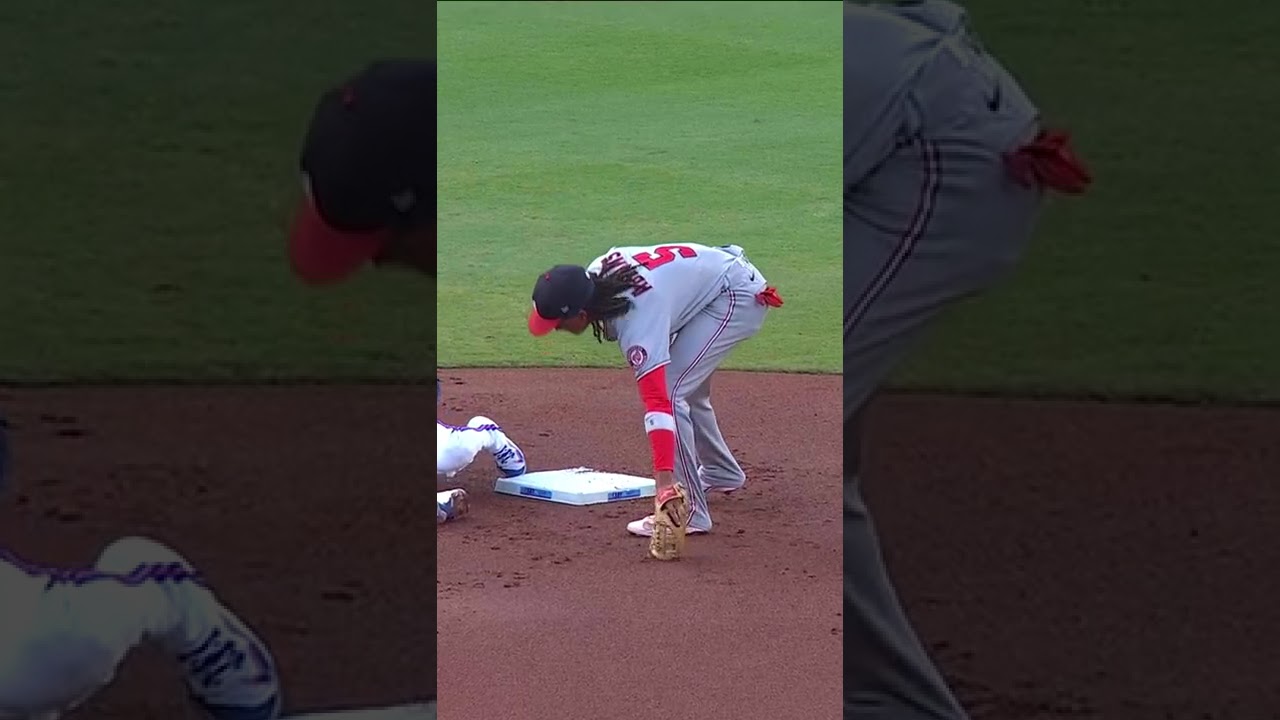 Ozzie Albies' 100th career stolen base!