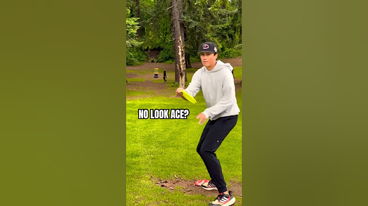 No look ace??? 🤔 #discgolf #trickshot #frisbeegolf