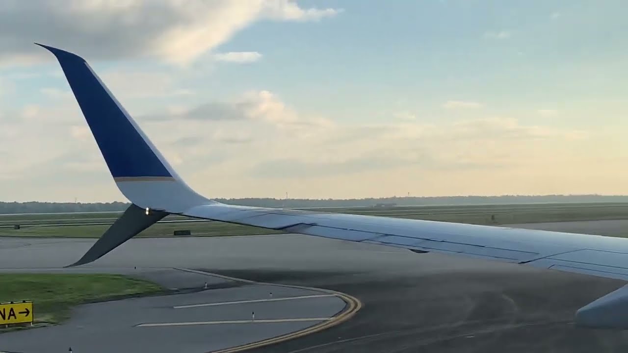 Boeing 737 Dallas to Houston Landing