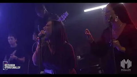 Y'Anna Crawley singing with Travis Malloy