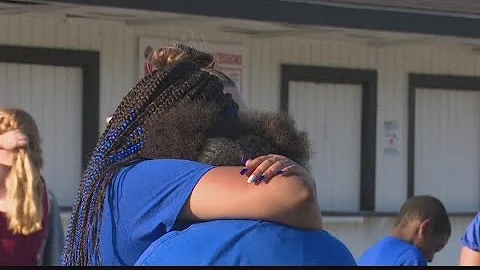 Vigil held for 17-year-old Raymond Wade, rising se...