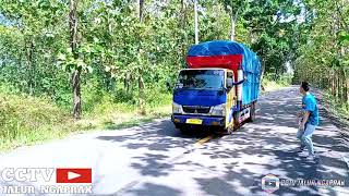 Story' wa Versi Truk Oleng Lintas Cianjur selatan