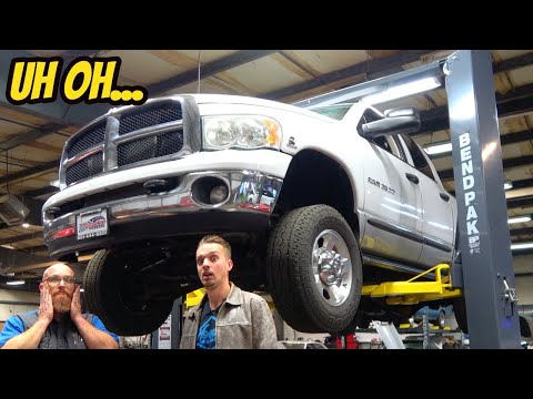 Video: Wie hoch sollte der Kraftstoffdruck bei einem 2001er Dodge Cummins sein?