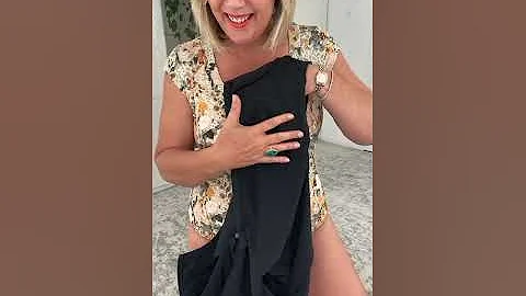 Natalie Angel from @letmetryubeforeyoubuy reviews Ellenny Swim