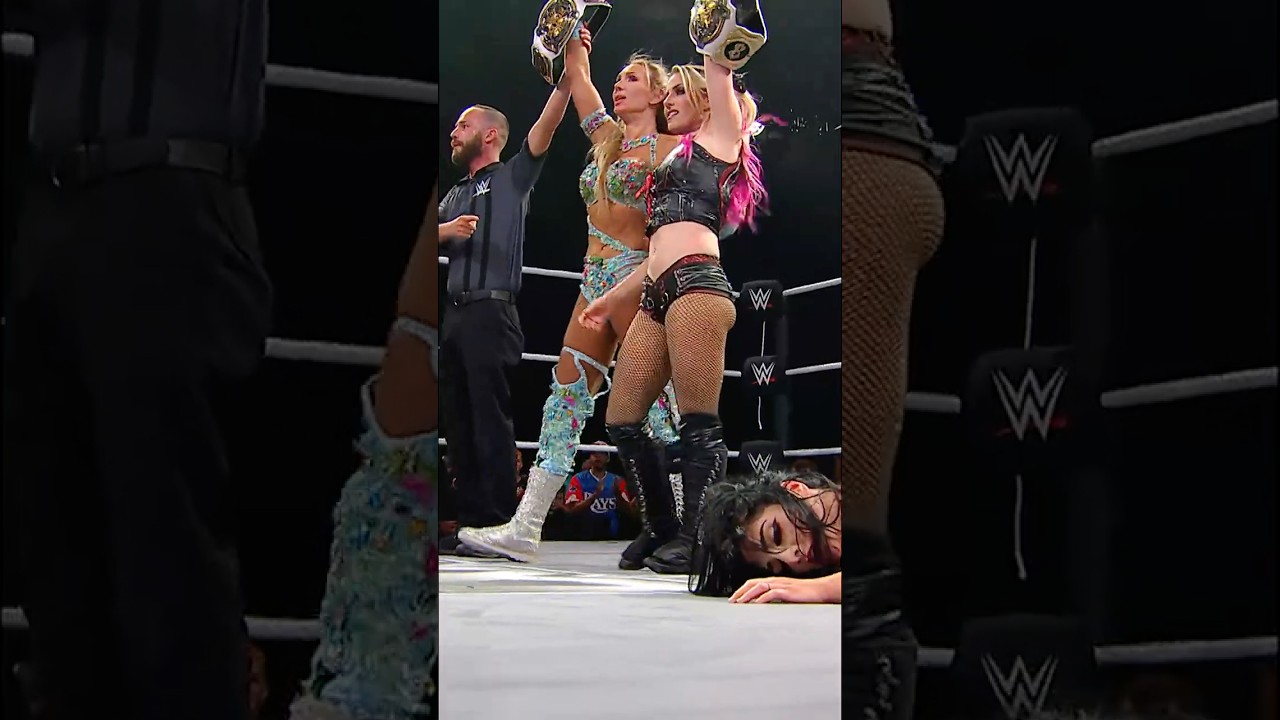 En su regreso a casa, Alexa Bliss & Charlotte Flair retienen los Títulos en Pareja Femeninos de WWE ante The Culling