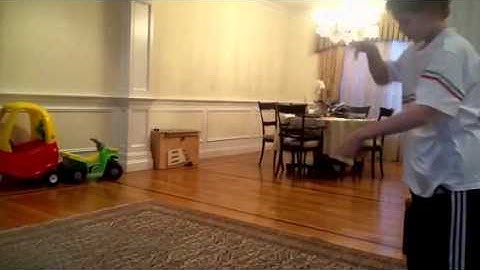 Intermediate yoyo tricks - split the atom