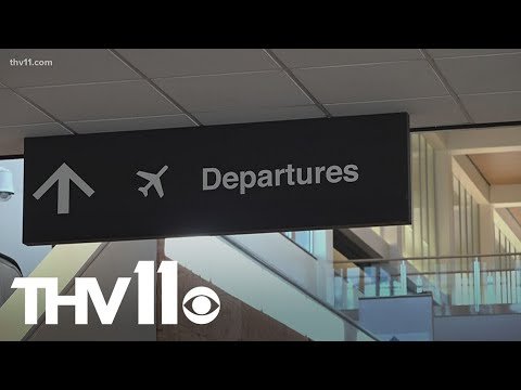 Video: Therapiehunde Für ängstliche Reisende Am Clinton National Airport