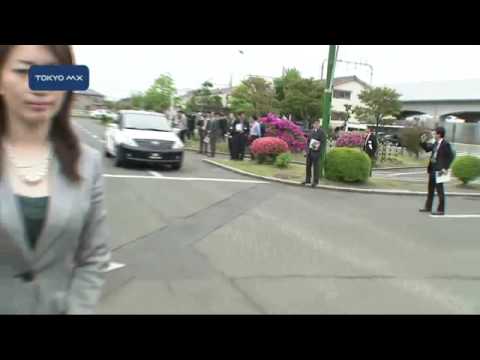 ハイブリッド車 静か過ぎる車に人工音 Youtube