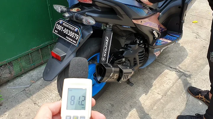 Yamaha Aerox 155 with Akrapovic M1 GP real carbon heat guard sound check w/ decibel meter