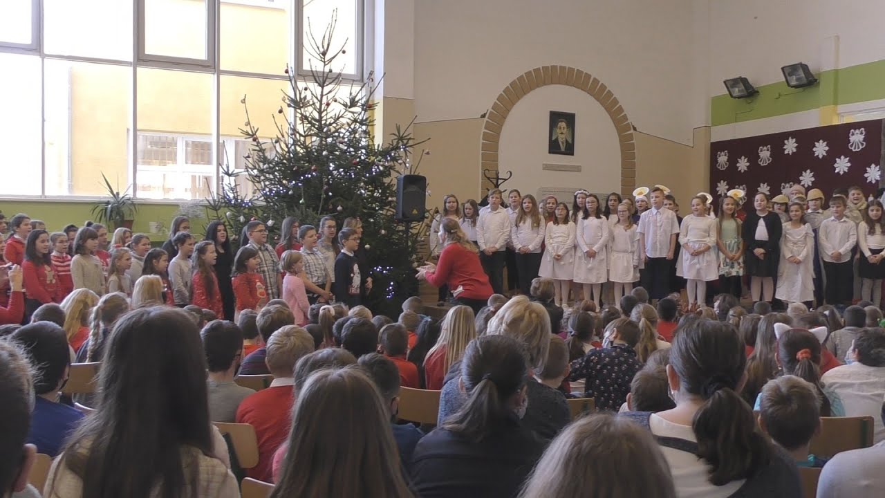 Az Ácsi  Gárdonyi Géza Általános Iskola karácsonyi műsora