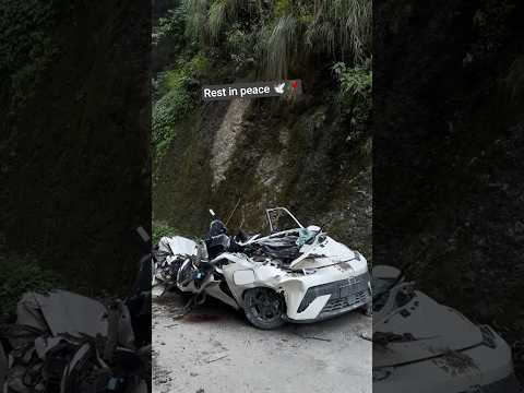 हिजो कोरला नाका हुदै मुस्ताङ बाट पोखराको लागि नयाँ BYD माथि ढुङ्गा खसेपछि एक जनाको  मृत्यु भएको