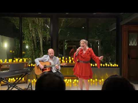 Duo voz e violão Treasure