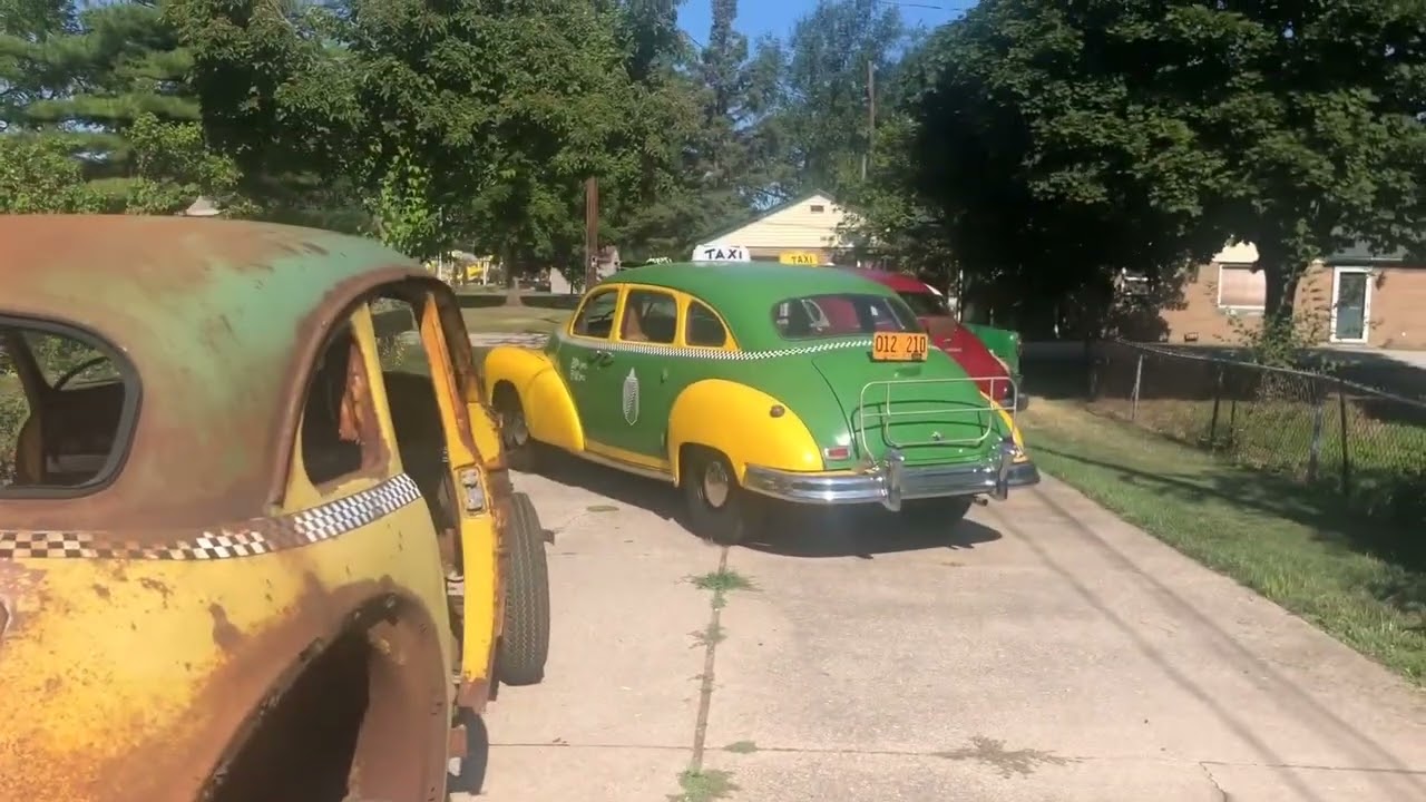 Винтажный автопарк такси Checker