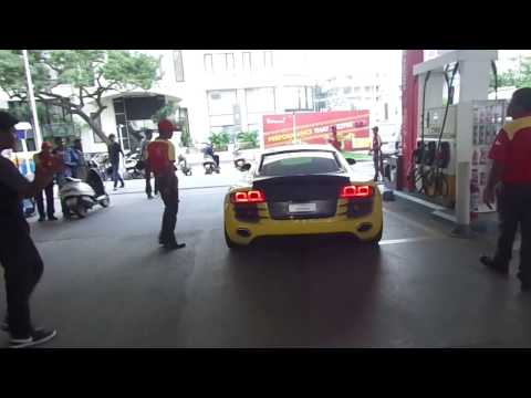 Epic Reactions To Audi R8 V10 With Larini Exhaust Loud