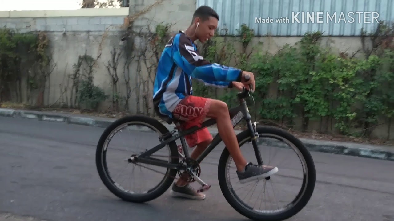 Ensinando como mandar hang five 🚲🚀