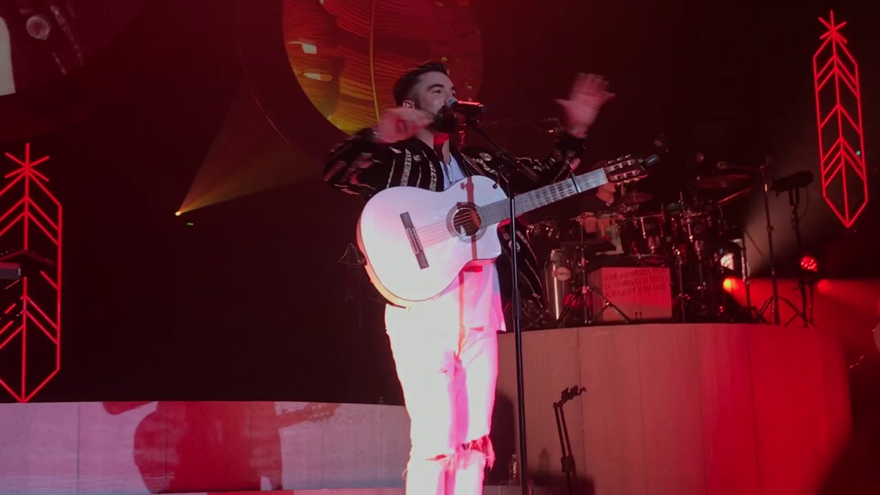 15 - Sonrisa + Besame - Kendji Girac - Brest Arena 26.04.2019