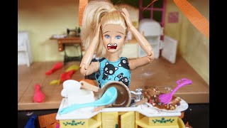 Lol Surprise Doll Cutie Bakes Birthday Cake For Barbie