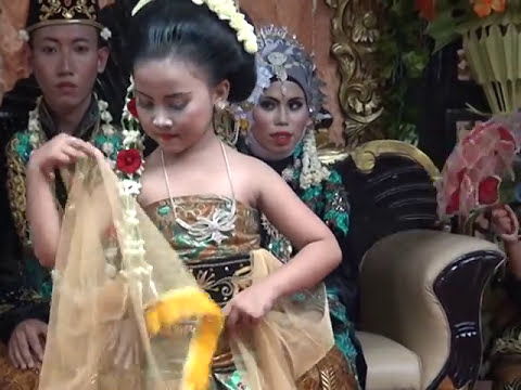 Tari gambyong mari kangen putri kecil
