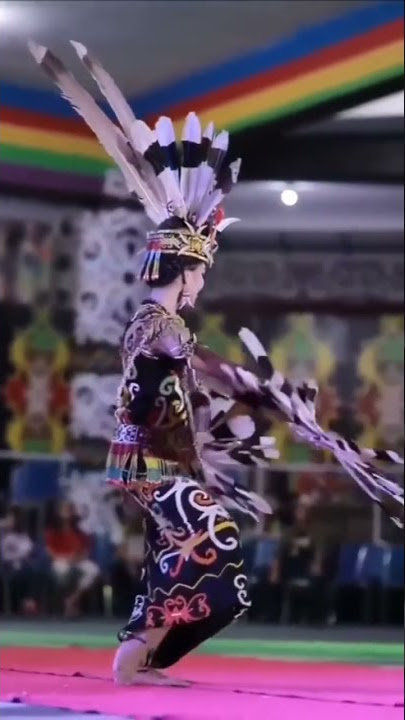 Tarian gadis ndayak#dayak #dayakborneo #gadisdayak #viral @garudaseni0138 #budaya