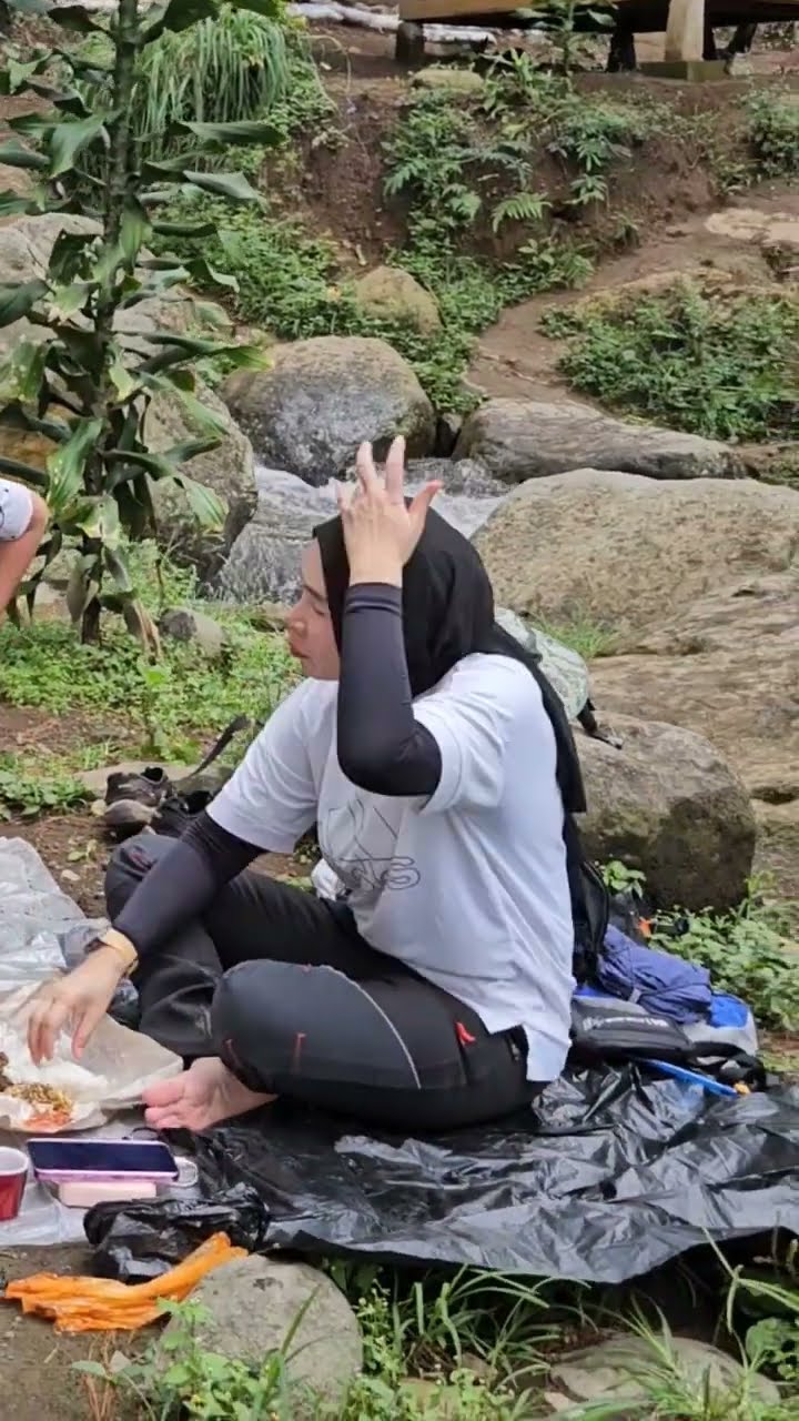 Makan Enak Dipinggir Kali