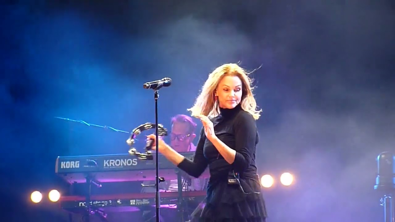 Watch Belinda Carlisle - Circle In The Sand (W-Festival 2022) on YouTube Watch Belinda Carlisle - Circle In The Sand (W-Festival 2022) on YouTube